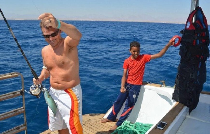 Private Fishing Full Day Boat with Equipment and Lunch – Hurghada