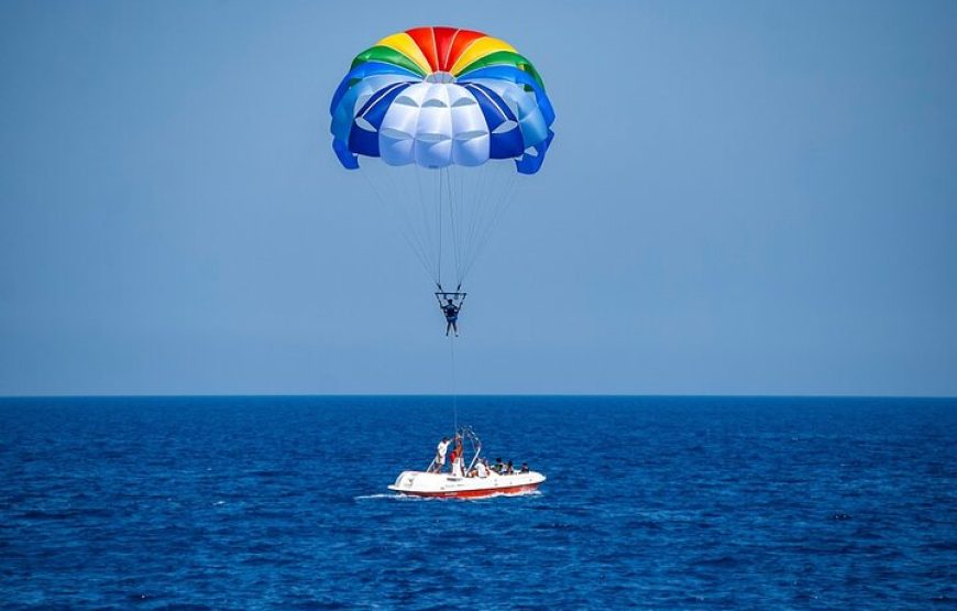 Parasailing, Banana & Sofa Boat & Private transfer in Hurghada
